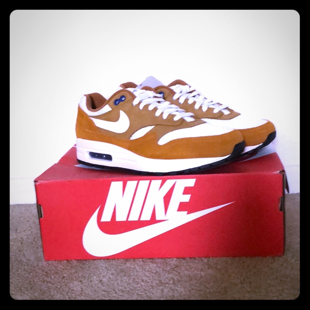 Nike Air Max 1 Premium Retro in “Dark Curry”